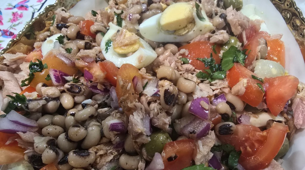 Traditional Portuguese Salad with Tuna & Black-Eyed Peas | Simple & Healthy&nbsp;Recipe!